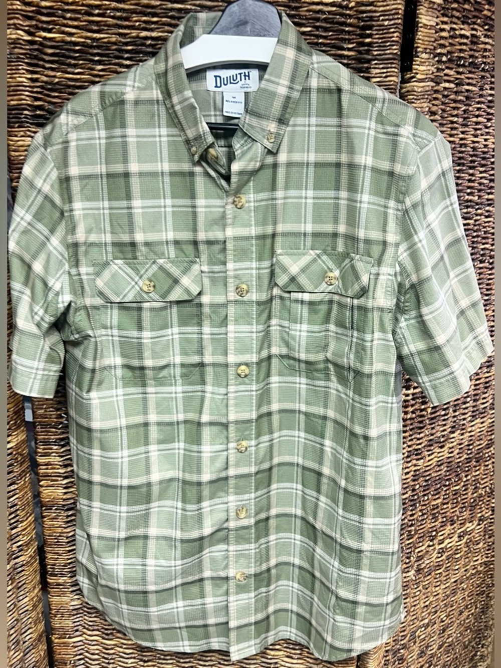 Duluth Trading- Mens Green Button Up Shirt- Medium, 100% Polyester
